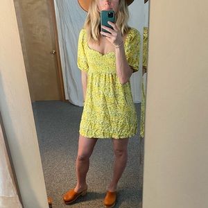 🌸SOLD🌸 Volcom 70s print dress